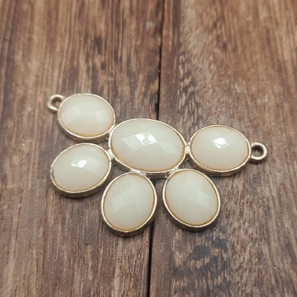 Yellow‎ cream sunrise gem pendant